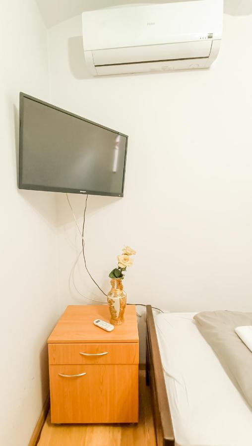 Bascarsija Guesthouse - Private Bath, Tv & Aircon Sarajevo Exterior photo